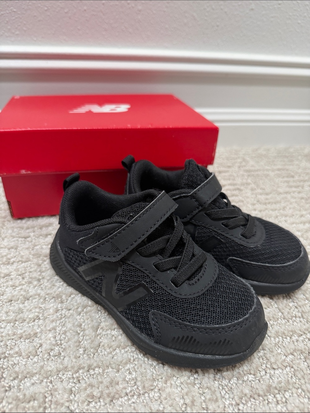 New Balance Kids Black Hook-and-Loop Athletic Sneakers